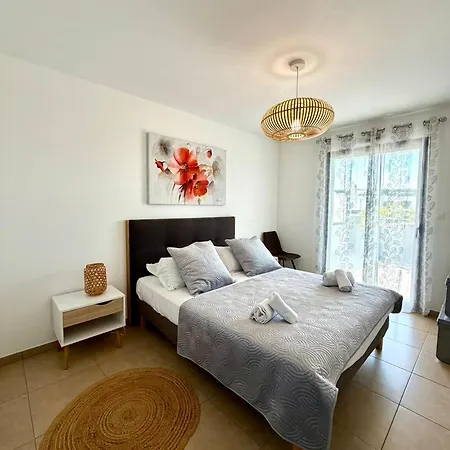 Apartment T2 De Standing Front De