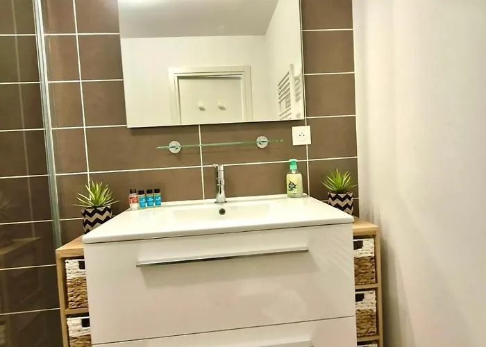 T2 De Standing Front De 公寓